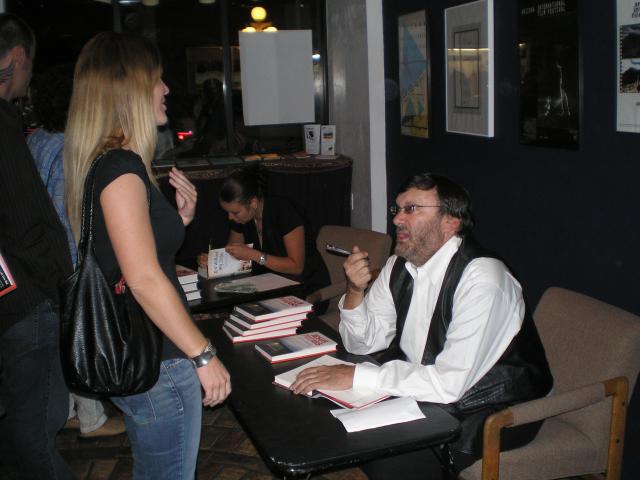 File:Don-lattin-and-juliana-buhring-signing-books-2007-11-11.jpg